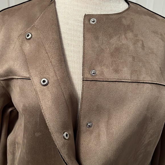 ZARA Faux Suede Button Snap Down Round Neckline Crop Jacket Size Small - Picture 6 of 15